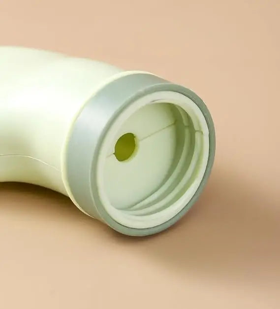 SprayBrush™ | Reinigungsbürste mit Wasserflaschen-Adapter – Passt auf gängige Flaschen