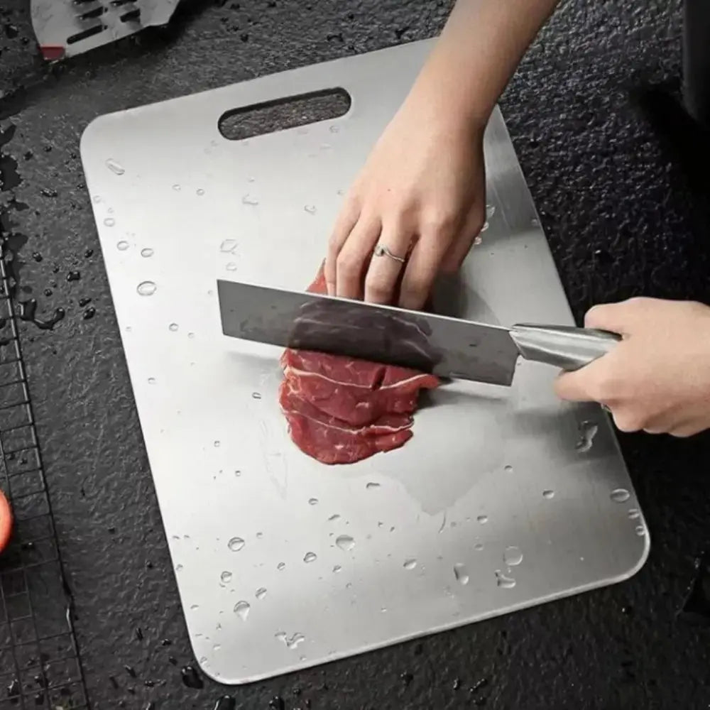 ChefSteel™ | Zuverlässiges Edelstahl Schneidebrett — Gesund schneiden ohne Mikroplastik